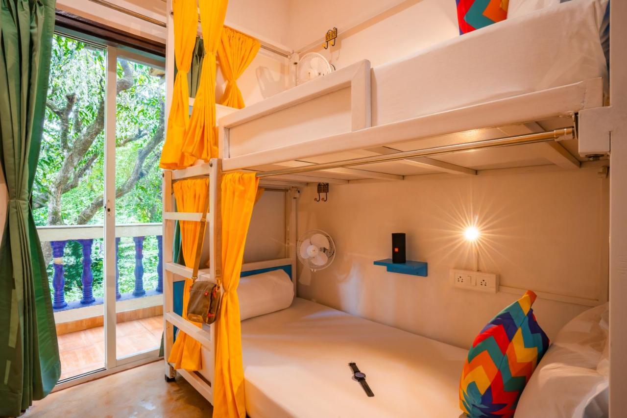 Gostops Plus Goa Vagator Old Goa Exterior foto