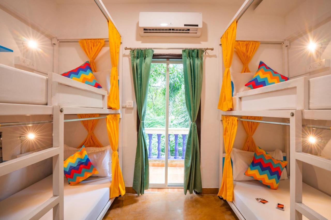 Gostops Plus Goa Vagator Old Goa Exterior foto